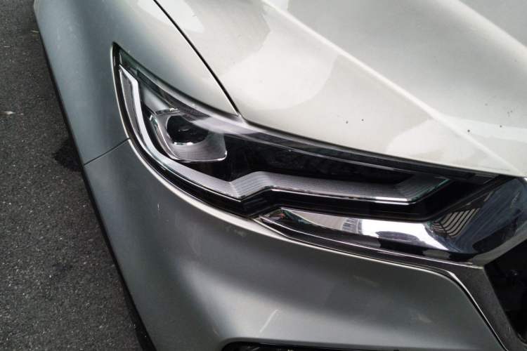 Used Hongqi HS5 2022 Revised Version 2.0T Smart Connect Flagship Edition Right Front Headlight
