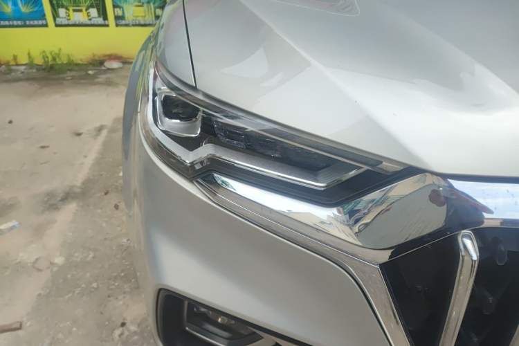 Used Hongqi HS5 2022 2.0T Smart Connect Flagship Enjoyment Purchase Edition Right Front Headlight