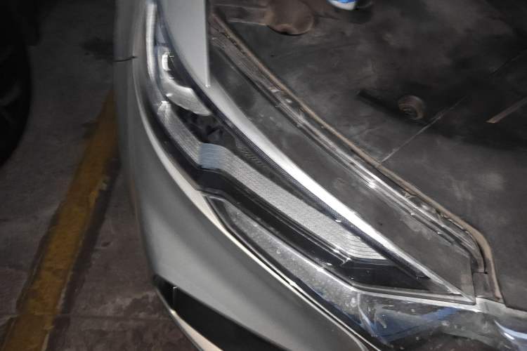 Used Hongqi HS5 2022 2.0T Smart Connect Flagship All-Wheel Drive LeGou Edition Right Front Headlight