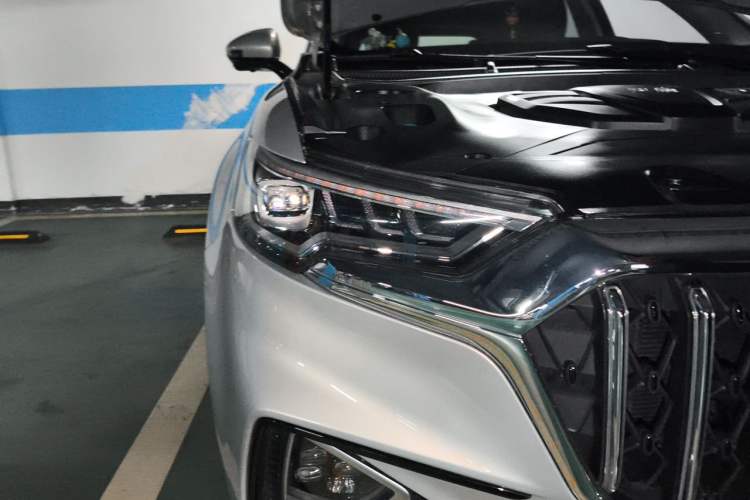 Used Hongqi HS5 2022 Revised Version 2.0T Smart Connect Flagship Edition Right Front Headlight