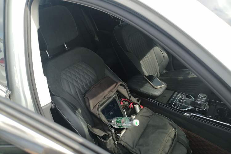 Used Hongqi HS5 2022 2.0T Smart Connect Flagship All-Wheel-Drive Version Right Front Seat