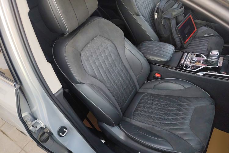 Used Hongqi HS5 2022 Facelifted Version 2.0T Smart Connect Flagship All-Wheel-Drive Edition Right Front Seat