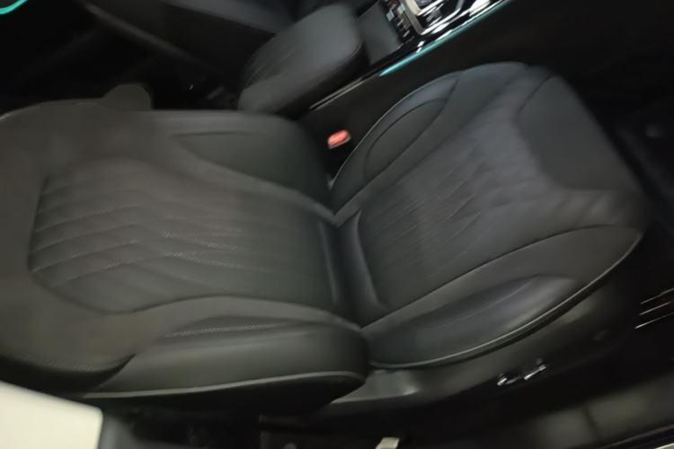 Used Hongqi HS5 2022 Facelifted Version 2.0T Smart Connect Flagship All-Wheel-Drive Edition Right Front Seat