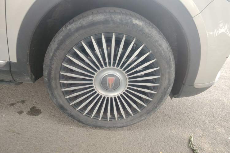 Used Hongqi HS5 2022 2.0T Smart Connect Flagship All-Wheel-Drive Version Right Front Wheel Hub
