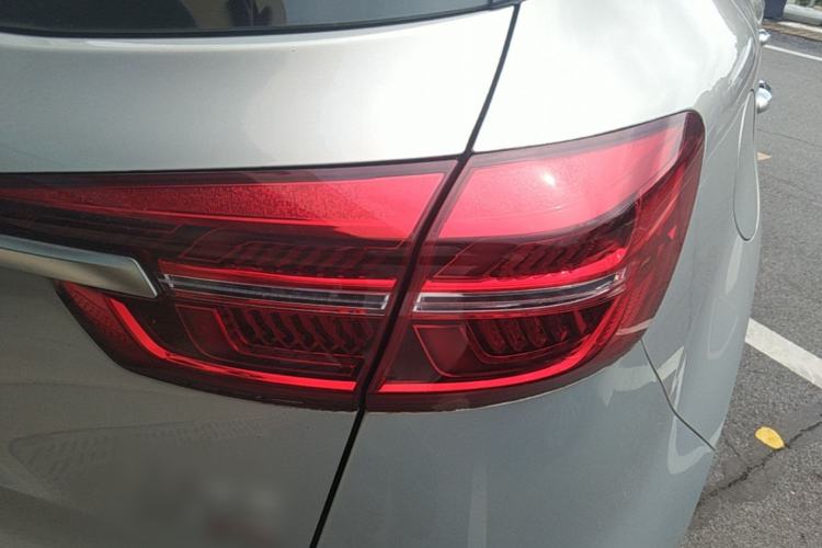 Used Hongqi HS5 2022 Revised Version 2.0T Smart Connect Flagship Edition Right Rear Taillight