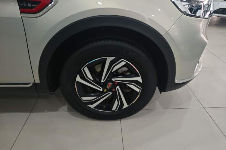 Used Hongqi HS5 2022 Revised Version 2.0T Smart Connect Flagship Edition Right Rear Wheel Hub