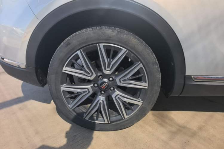 Used Hongqi HS5 2022 Facelifted Version 2.0T Smart Connect Flagship All-Wheel-Drive Edition Right Rear Wheel Hub