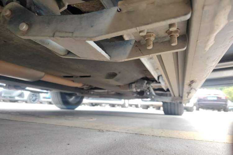 Used Hongqi HS5 2022 Revised Version 2.0T Smart Connect Flagship Edition Right Side Sill