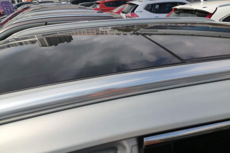 Used Hongqi HS5 2022 2.0T Smart Connect Flagship All-Wheel-Drive Version Roof