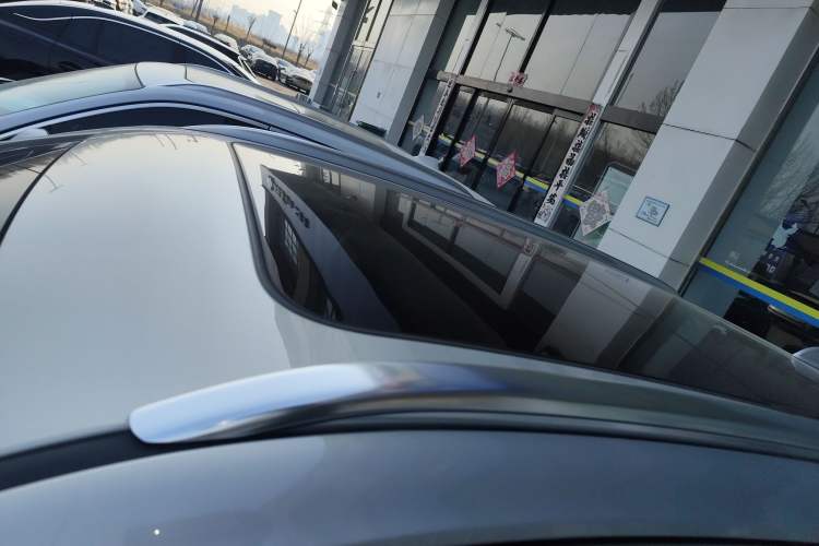 Used Hongqi HS5 2022 Facelifted Version 2.0T Smart Connect Flagship All-Wheel-Drive Edition Roof