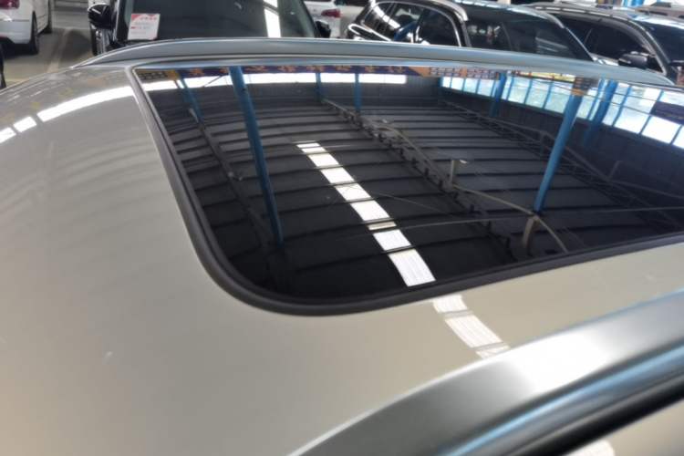 Used Hongqi HS5 2022 2.0T Smart Connect Flagship All-Wheel-Drive Version Roof