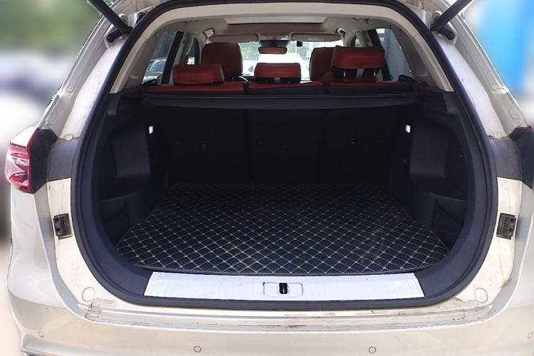 Used Hongqi HS5 2022 2.0T Smart Connect Flagship Edition Trunk
