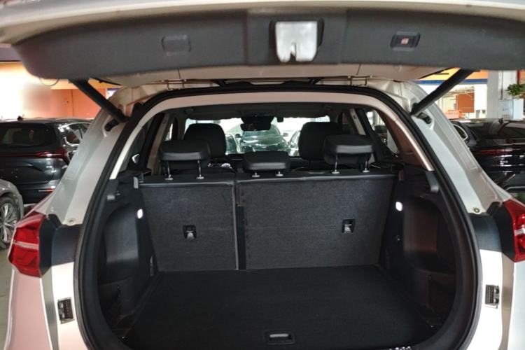 Used Hongqi HS5 2022 Revised Version 2.0T Smart Connect Flagship Edition Trunk