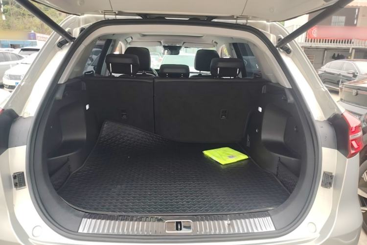 Used Hongqi HS5 2022 Revised Version 2.0T Smart Connect Flagship Edition Trunk