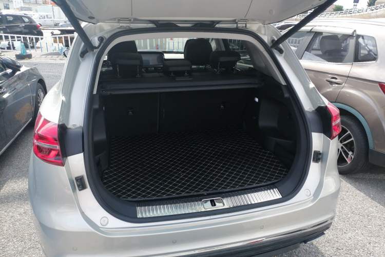 Used Hongqi HS5 2022 2.0T Smart Connect Flagship All-Wheel-Drive Version Trunk