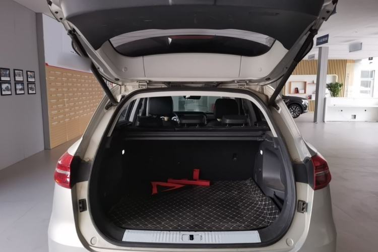 Used Hongqi HS5 2022 Revised Version 2.0T Smart Connect Flagship Edition Trunk
