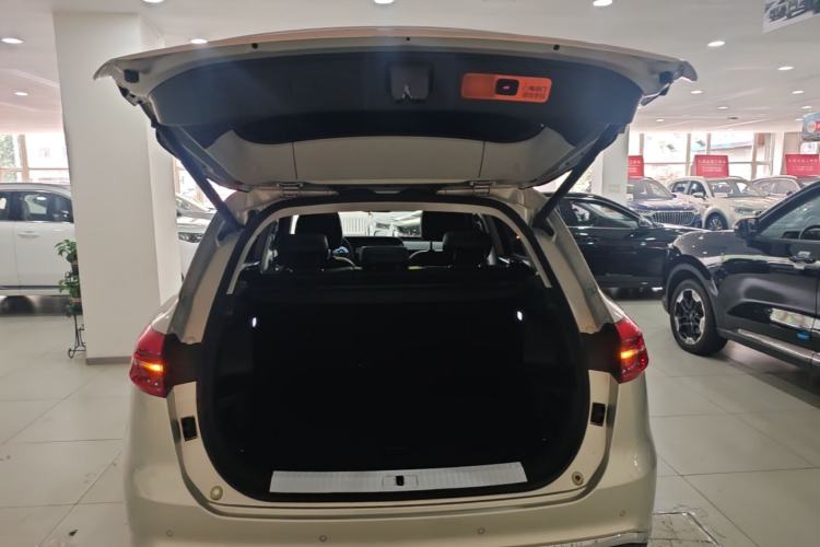 Used Hongqi HS5 2022 Revised Version 2.0T Smart Connect Flagship Edition Trunk