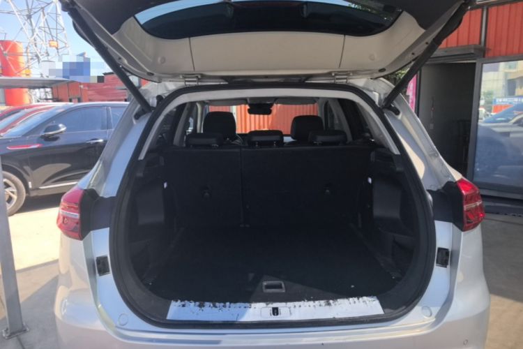 Used Hongqi HS5 2022 Facelifted Version 2.0T Smart Connect Flagship All-Wheel-Drive Edition Trunk