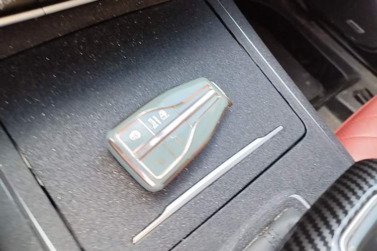 Used Hongqi HS5 2022 2.0T Smart Connect Flagship Edition Vehicle Key