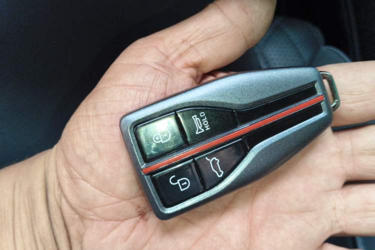 Used Hongqi HS5 2022 Revised Version 2.0T Smart Connect Flagship Edition Vehicle Key