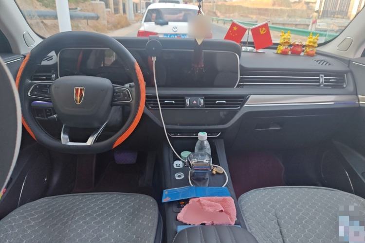Used Hongqi HS5 2022 Facelifted Version 2.0T Smart Connect Flagship All-Wheel-Drive Edition Center Console