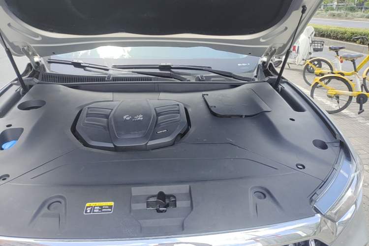 Used Hongqi HS5 2022 2.0T Smart Connect Flagship Enjoyment Purchase Edition Engine Bay