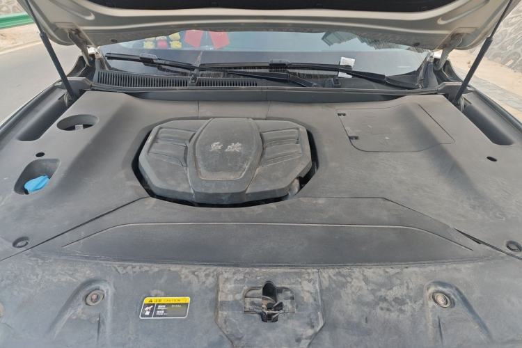 Used Hongqi HS5 2022 Facelifted Version 2.0T Smart Connect Flagship All-Wheel-Drive Edition Engine Bay
