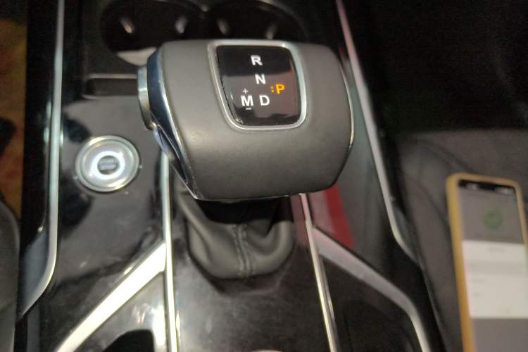 Used Hongqi HS5 2022 Revised Version 2.0T Smart Connect Flagship Edition Gear Lever