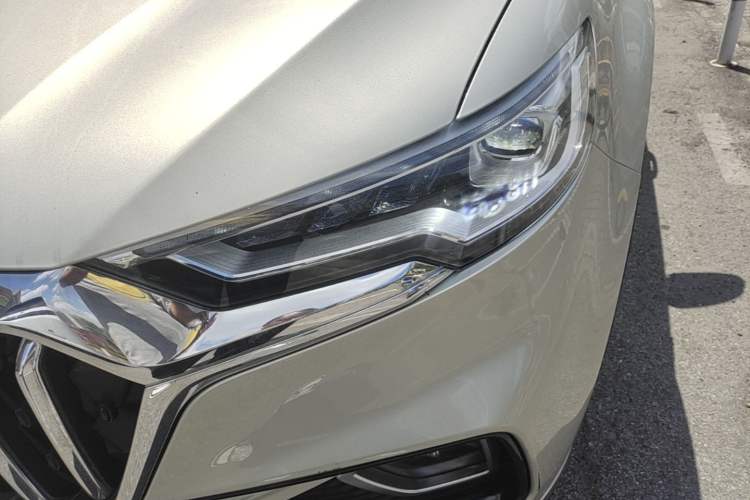 Used Hongqi HS5 2022 2.0T Smart Connect Flagship Enjoyment Purchase Edition Left Front Headlight