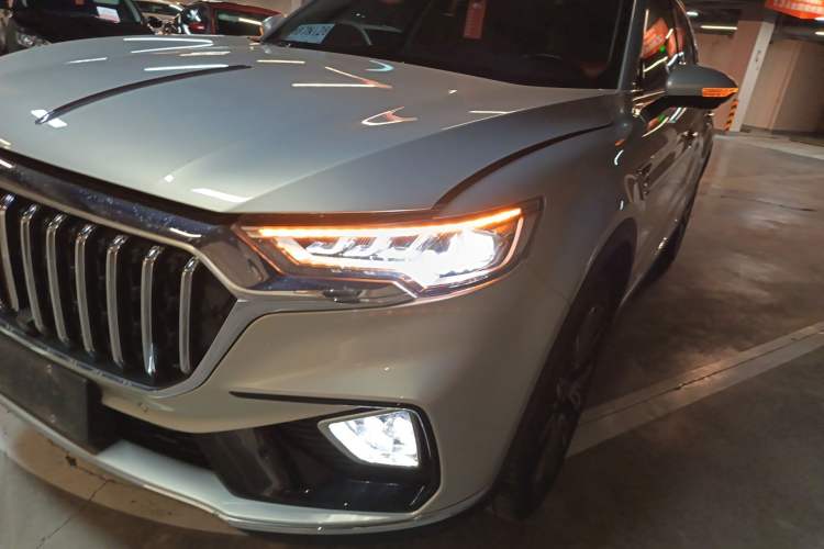 Used Hongqi HS5 2022 Facelifted Version 2.0T Smart Connect Flagship All-Wheel-Drive Edition Left Front Headlight