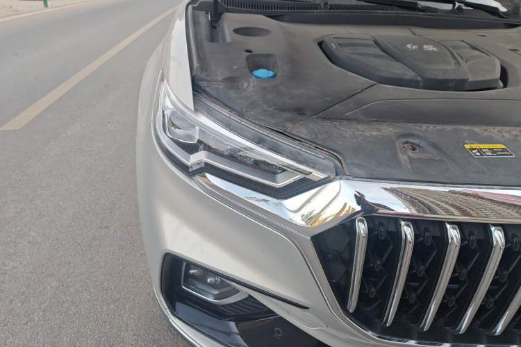 Used Hongqi HS5 2022 Facelifted Version 2.0T Smart Connect Flagship All-Wheel-Drive Edition Right Front Headlight