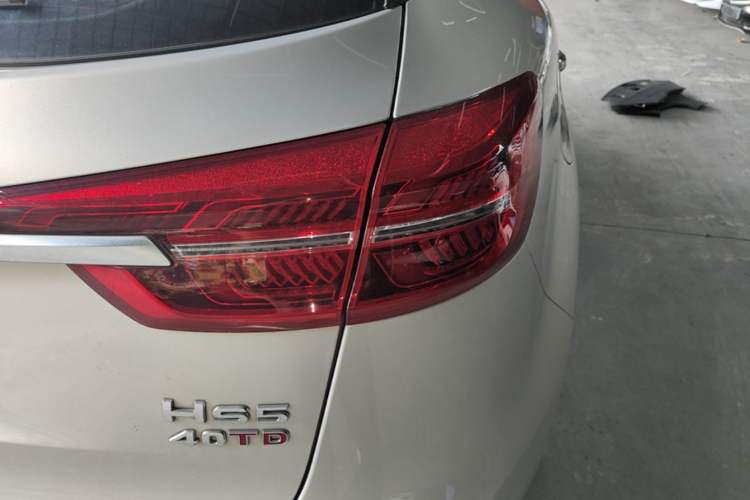 Used Hongqi HS5 2022 Revised Version 2.0T Smart Connect Flagship Edition Right Rear Taillight