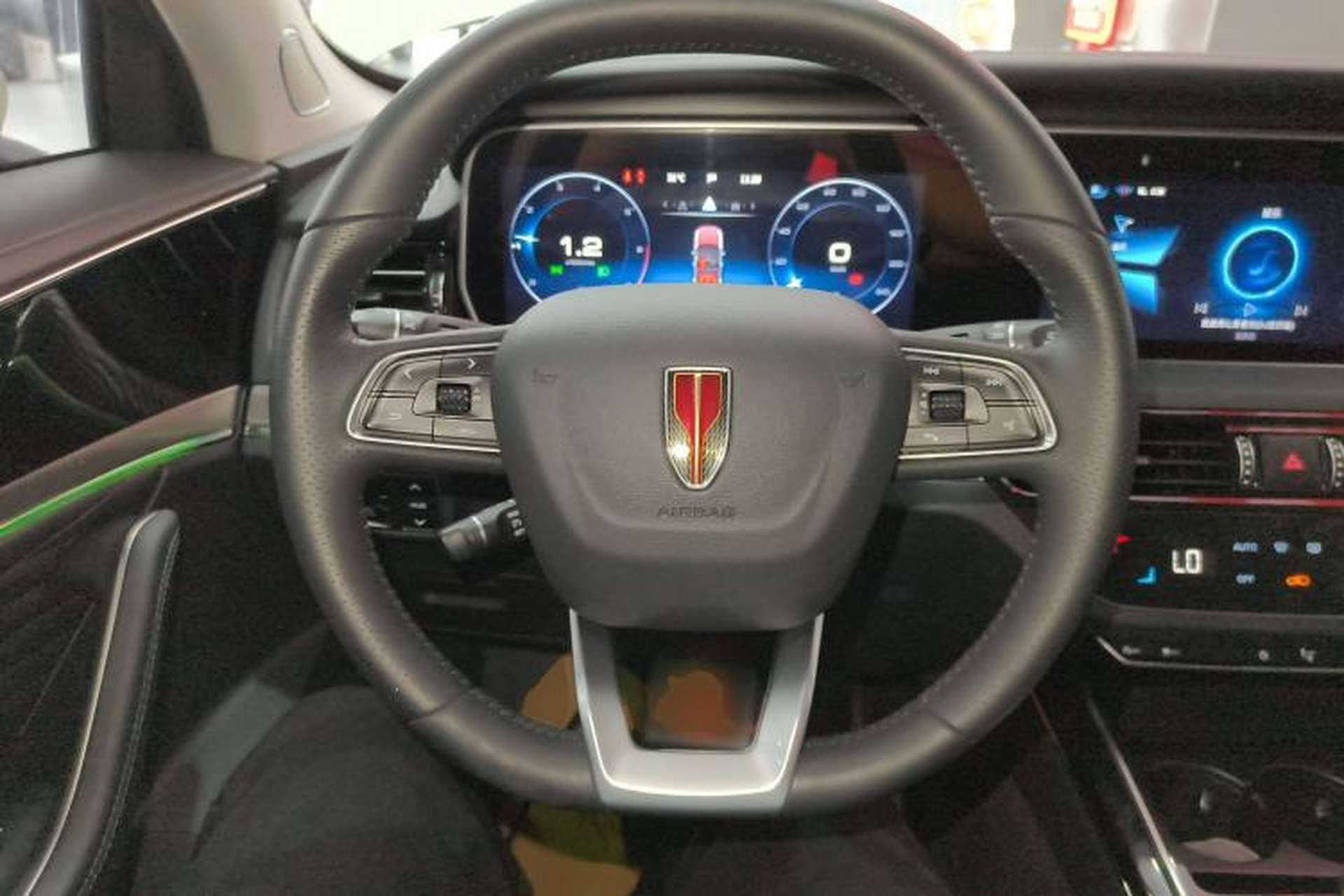 Used Hongqi HS5 2022 Revised Version 2.0T Smart Connect Flagship Edition Steering Wheel