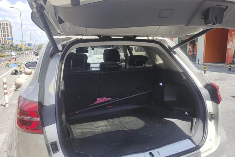 Used Hongqi HS5 2022 2.0T Smart Connect Flagship Enjoyment Purchase Edition Trunk