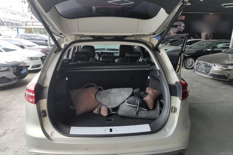 Used Hongqi HS5 2022 Revised Version 2.0T Smart Connect Flagship Edition Trunk