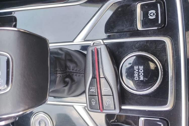 Used Hongqi HS5 2022 2.0T Smart Connect Flagship Enjoyment Purchase Edition Vehicle Key