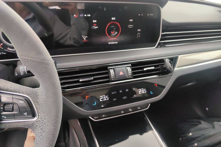 Used Hongqi HS5 2022 Revised Version 2.0T Smart Connect Flagship Edition Audio And AC Panel