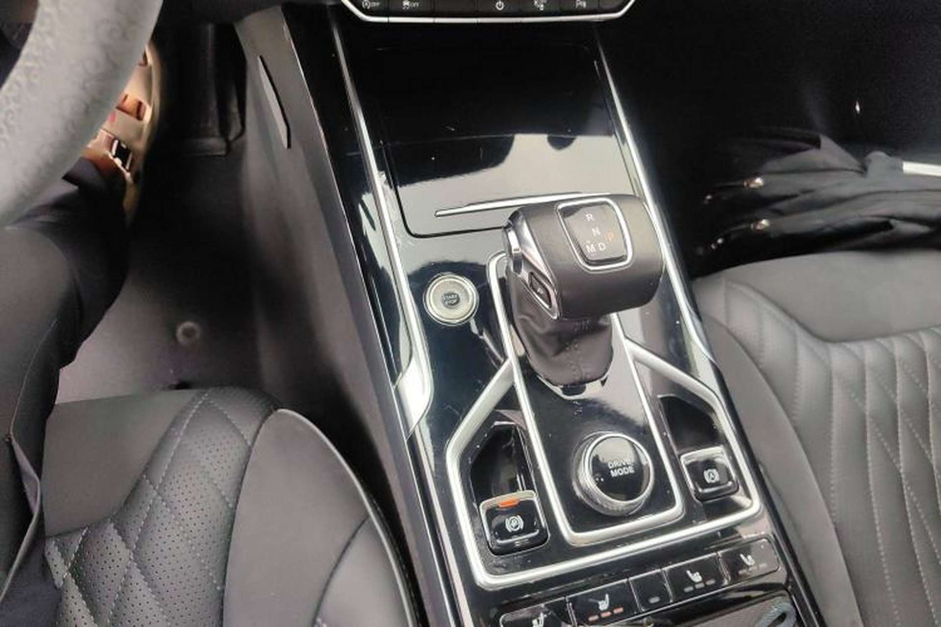 Used Hongqi HS5 2022 Revised Version 2.0T Smart Connect Flagship Edition Gear Lever
