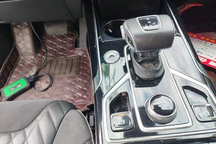 Used Hongqi HS5 2022 Revised Version 2.0T Smart Connect Flagship Edition Gear Lever