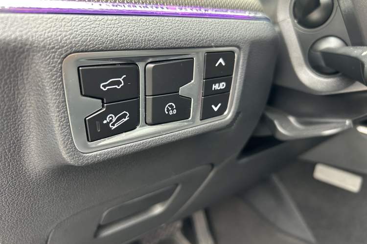 Used Hongqi HS5 2022 Revised Version 2.0T Smart Connect Flagship Edition Interior 11