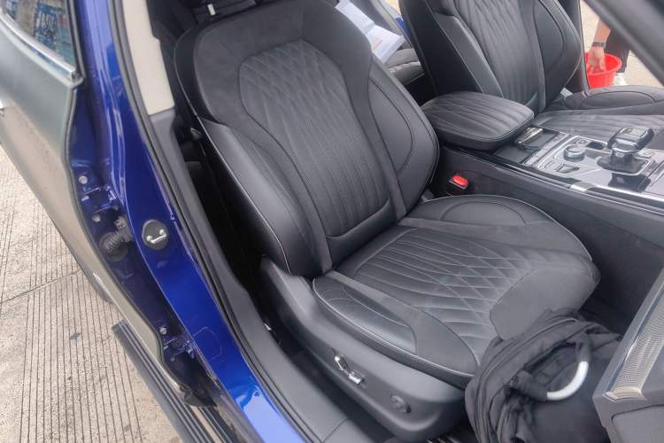 Used Hongqi HS5 2022 Revised Version 2.0T Smart Connect Flagship Edition Right Front Seat