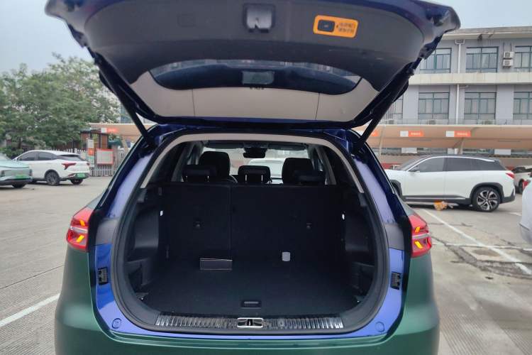 Used Hongqi HS5 2022 Revised Version 2.0T Smart Connect Flagship Edition Trunk