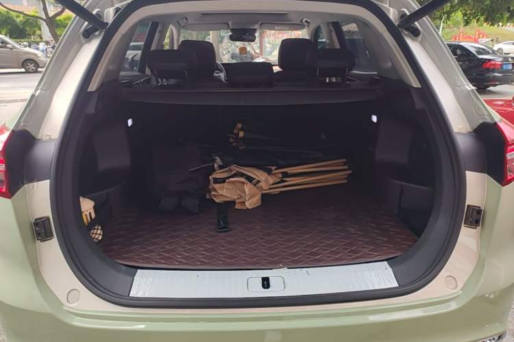 Used Hongqi HS5 2022 Revised Version 2.0T Smart Connect Flagship Edition Trunk