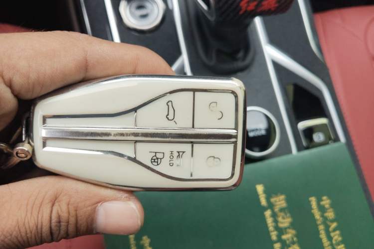 Used Hongqi HS5 2022 Revised Version 2.0T Smart Connect Flagship Edition Vehicle Key