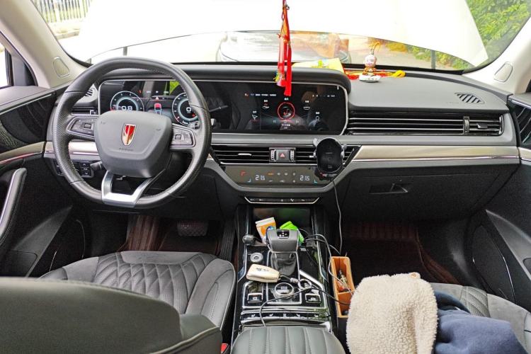 Used Hongqi HS5 2022 Facelifted Version 2.0T Smart Connect Flagship All-Wheel-Drive Edition Center Console