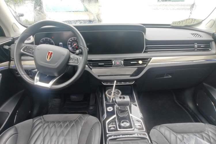 Used Hongqi HS5 2022 Revised Version 2.0T Smart Connect Flagship Edition Center Console