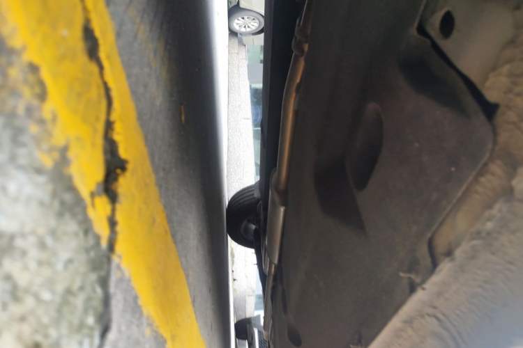 Used Hongqi HS5 2022 Revised Version 2.0T Smart Connect Flagship Edition Chassis Front Left