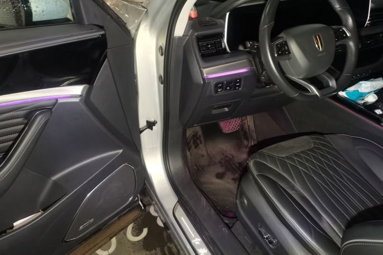 Used Hongqi HS5 2022 Facelifted Version 2.0T Smart Connect Flagship All-Wheel-Drive Edition Driver Seat