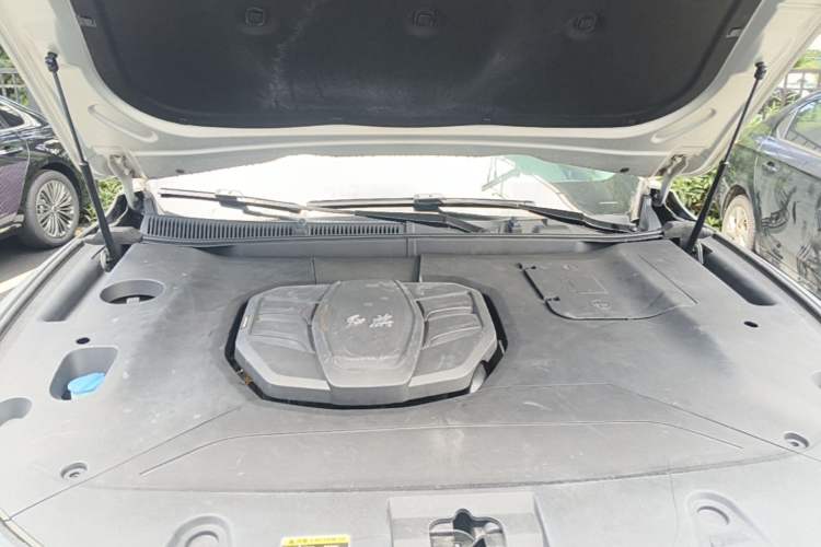 Used Hongqi HS5 2022 2.0T Smart Connect Flagship Edition Engine Bay