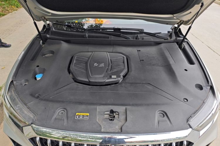 Used Hongqi HS5 2022 Facelifted Version 2.0T Smart Connect Flagship All-Wheel-Drive Edition Engine Bay
